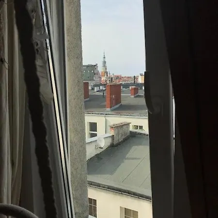 Niewielkie Przytulne Poddasze Z Widokiem Na Ratusz Poznan Exterior photo